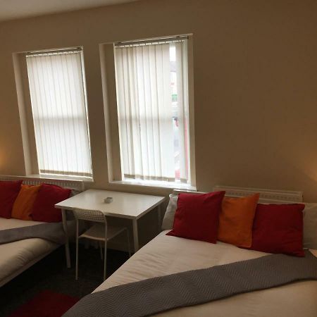 Crel Serviced Apartment- Anfield & Everton Area -Sleeps 7 Liverpool Exterior photo