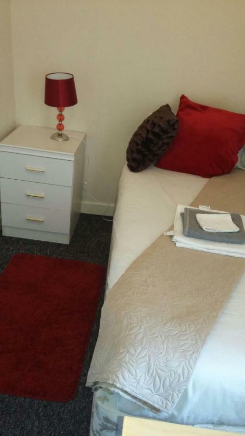 Crel Serviced Apartment- Anfield & Everton Area -Sleeps 7 Liverpool Exterior photo