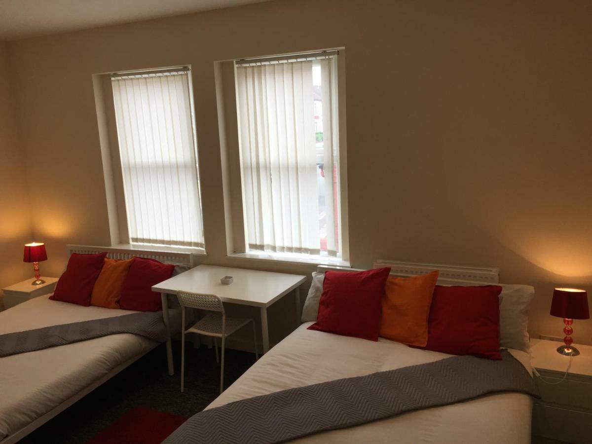 Crel Serviced Apartment- Anfield & Everton Area -Sleeps 7 Liverpool Exterior photo