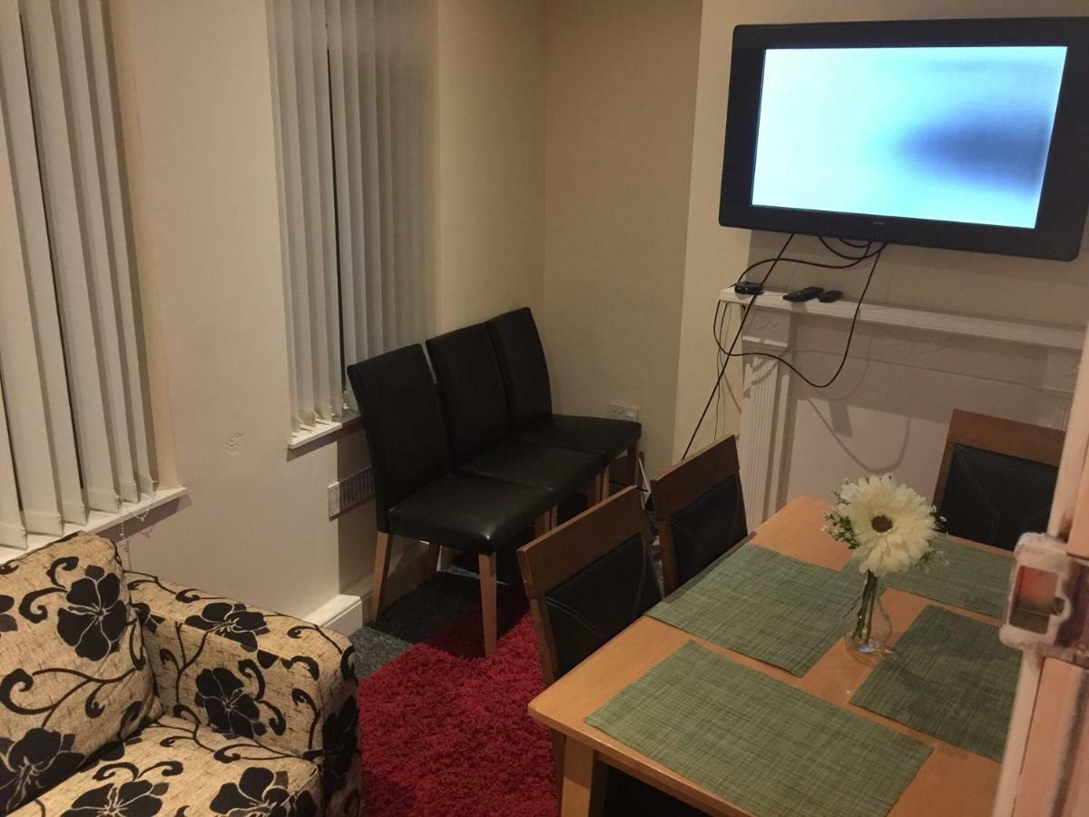 Crel Serviced Apartment- Anfield & Everton Area -Sleeps 7 Liverpool Exterior photo